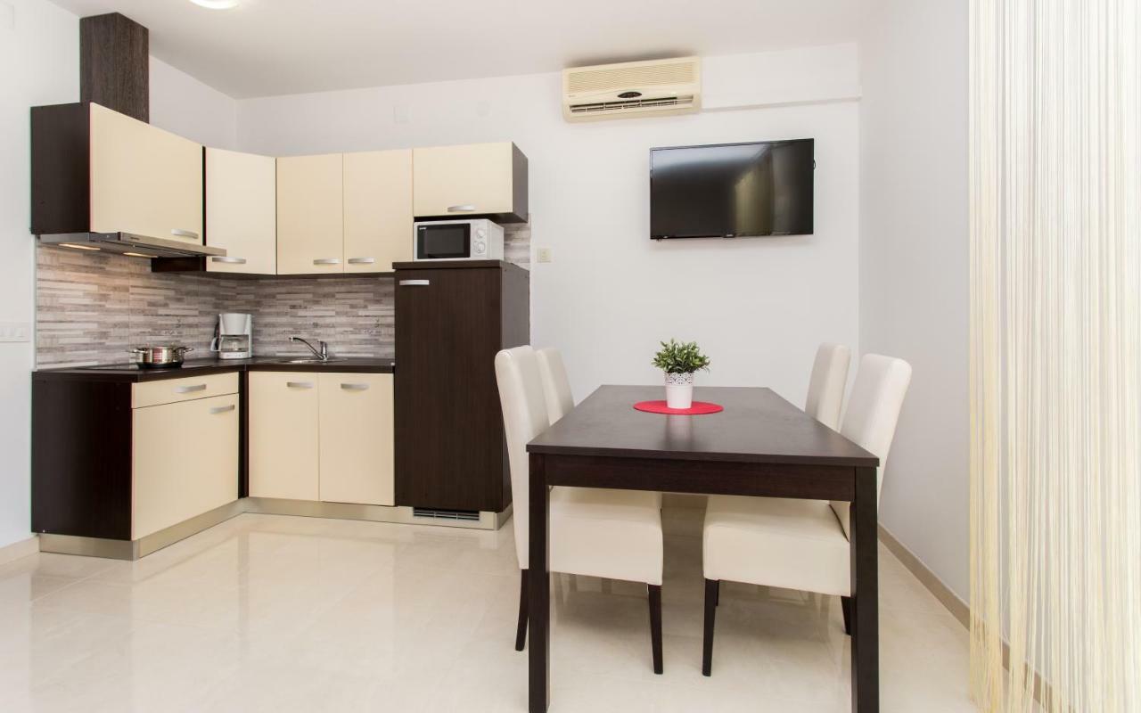 Apartments Mira บัชกา ภายนอก รูปภาพ