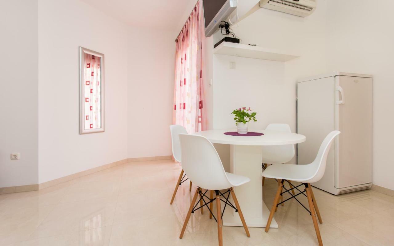 Apartments Mira บัชกา ภายนอก รูปภาพ