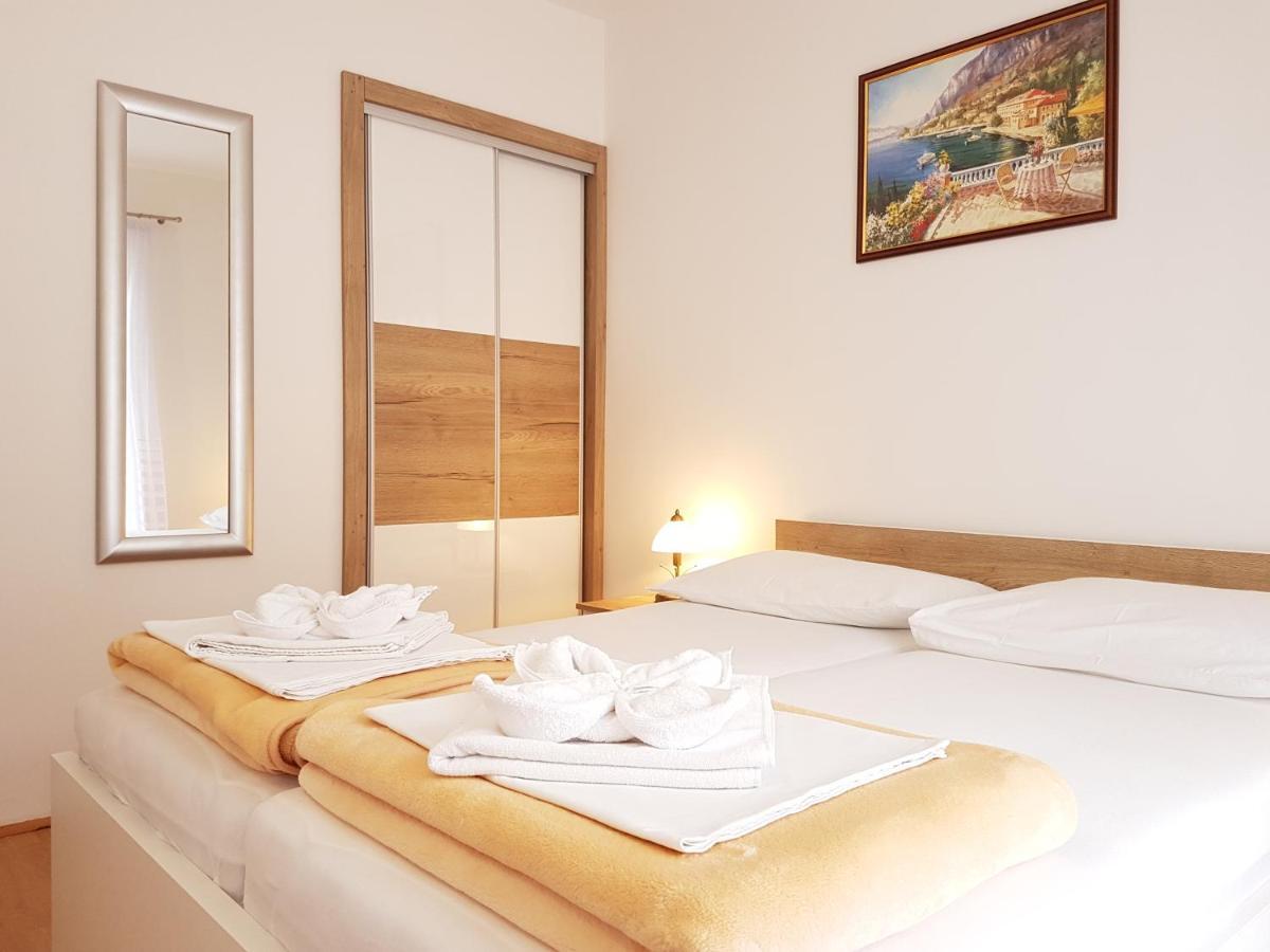 Apartments Mira บัชกา ภายนอก รูปภาพ